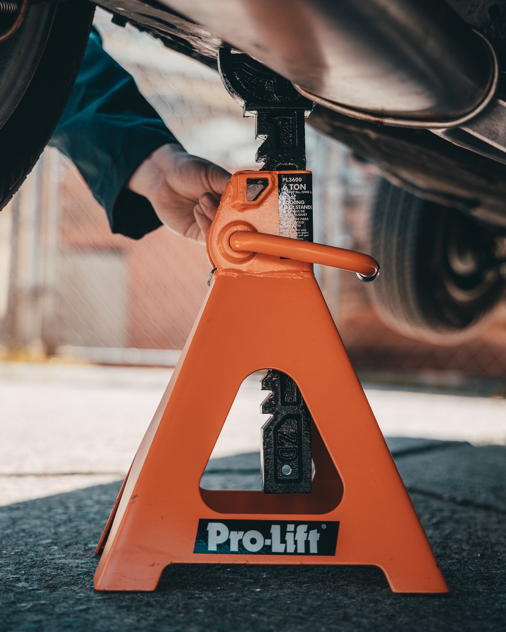 Pro - Grade 6 - Ton Double Locking Jack Stands - Pro - Lift